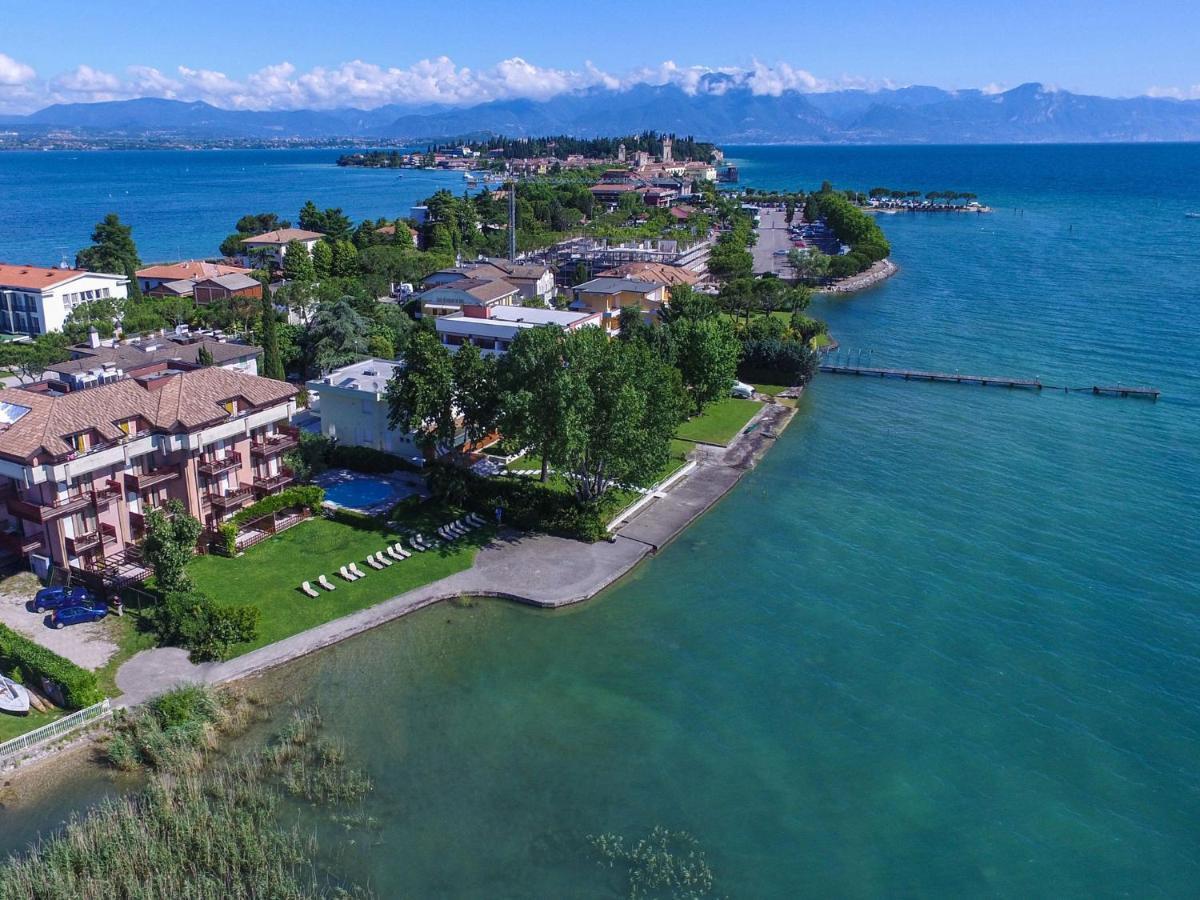 Smeraldo Apartments Sirmione Exterior photo